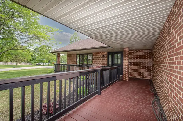 40 Lakengren Dr, Lakengren, OH 45320
