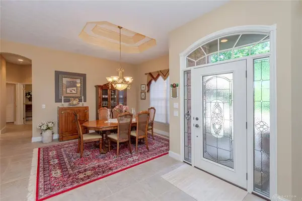 890 Vintage Lake Court, Centerville, OH 45458