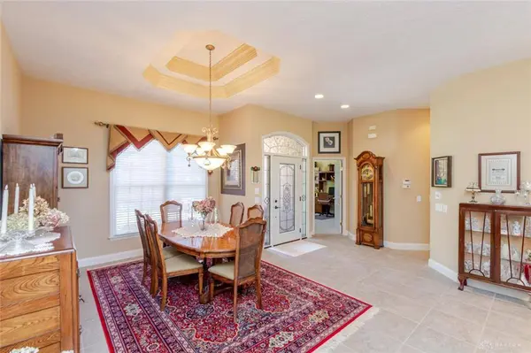 890 Vintage Lake Court, Centerville, OH 45458