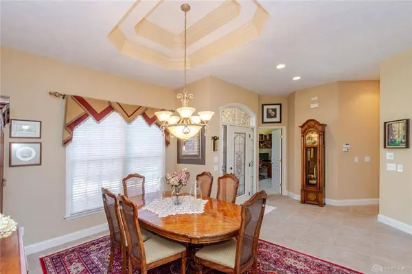 890 Vintage Lake Court, Centerville, OH 45458