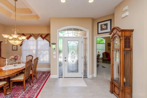 890 Vintage Lake Ct, Centerville, OH 45458