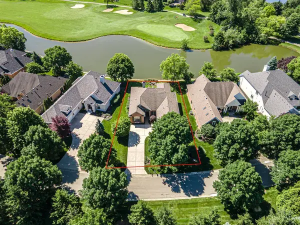 890 Vintage Lake Ct, Centerville, OH 45458