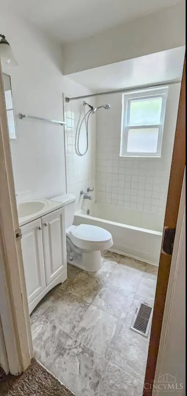 105 N Maple Ave, Fairborn, OH 45324
