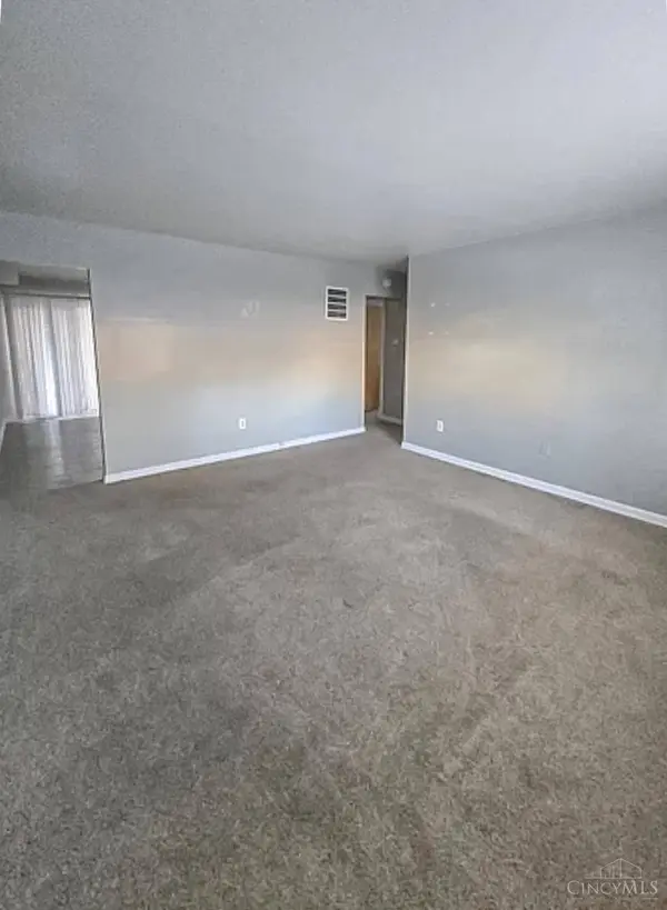 105 N Maple Ave, Fairborn, OH 45324