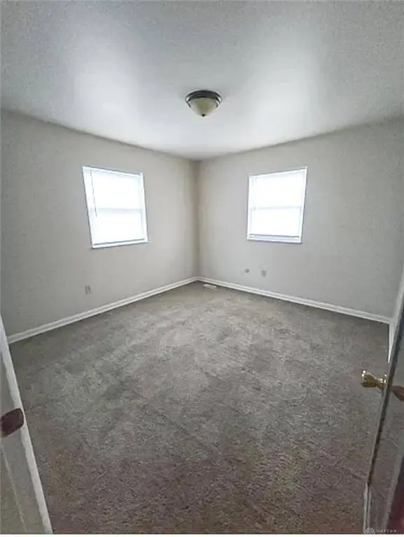 105 N Maple Avenue, Fairborn, OH 45324