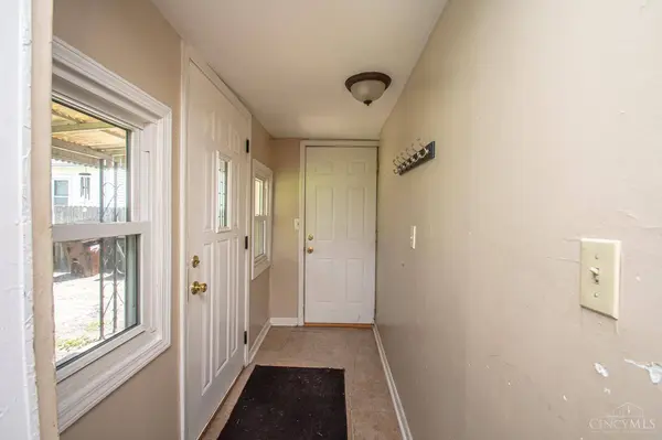 1058 Hale Ave, Kettering, OH 45419
