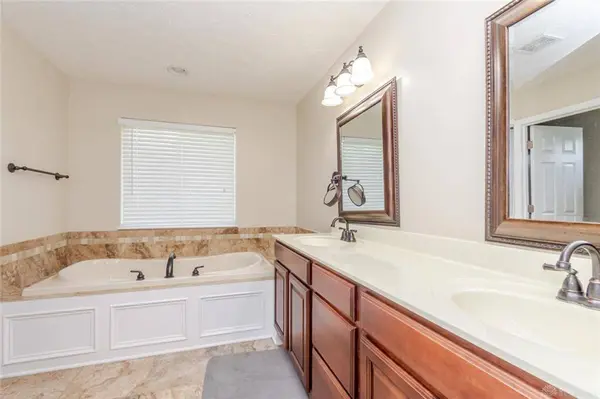 2186 Tourney Trail, Beavercreek, OH 45434
