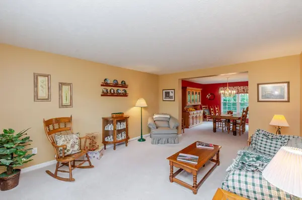2135 Wedgewood Dr, Beavercreek, OH 45434