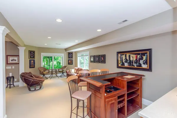 1209 Club View Dr, Centerville, OH 45458