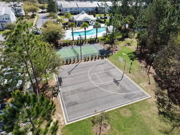 406 Date Palm LN, Freeport, FL 32439