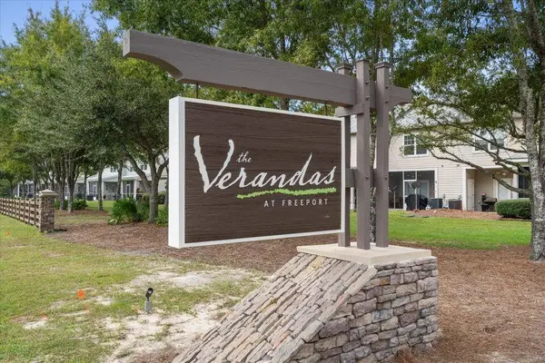 406 Date Palm LN, Freeport, FL 32439