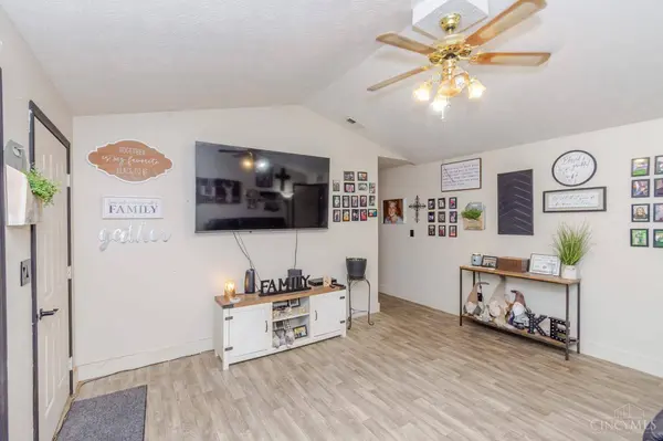 215 Hatchet Dr, Eaton, OH 45320