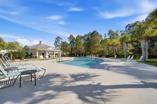 406 Date Palm LN, Freeport, FL 32439