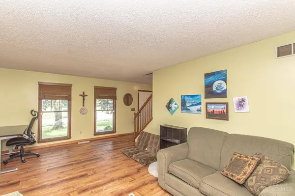 509 Tara Oaks Dr, Middletown, OH 45042
