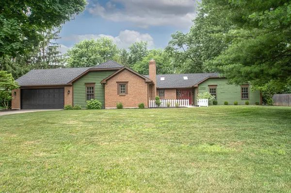10035 Mallet Dr, Centerville, OH 45458