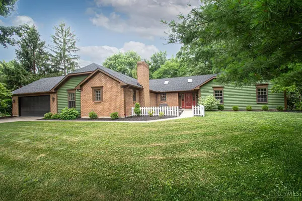 10035 Mallet Dr, Centerville, OH 45458