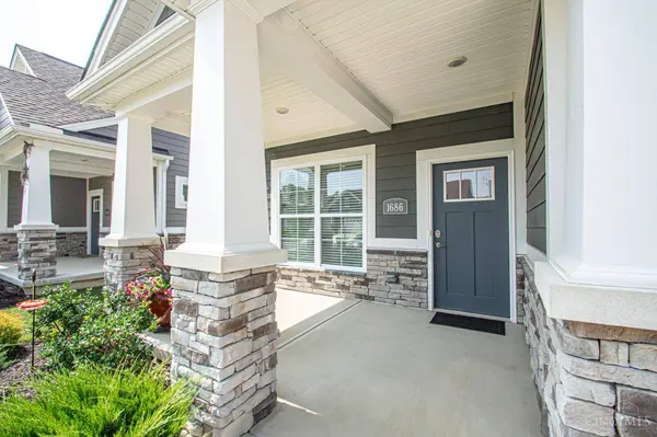 1686 Glade Valley Dr, Washington Twp, OH 45458