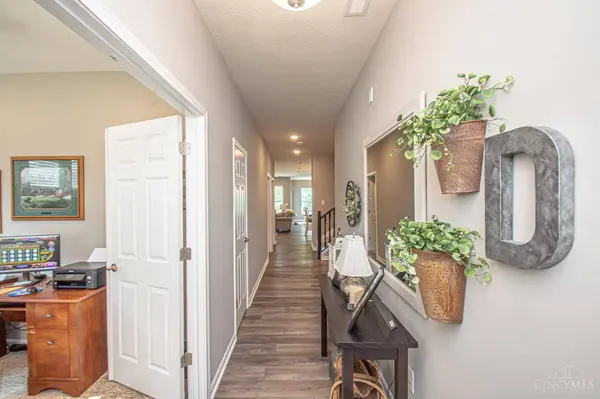 1686 Glade Valley Dr, Washington Twp, OH 45458