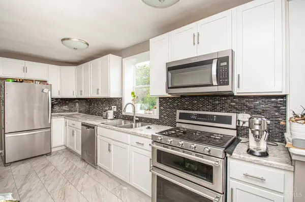 563 East Dr, Kettering, OH 45419