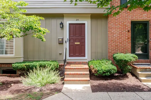 23 Nicholson Ct, Washington Twp, OH 45458