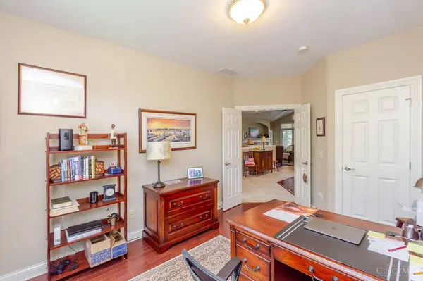 900 Eagle Run Dr, Centerville, OH 45458