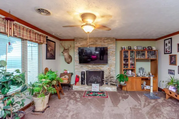 3142 Paint Creek Rd, Eaton, OH 45320