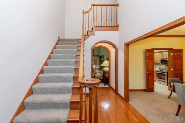 2400 Gatesland Ct, Miami Twp, OH 45459