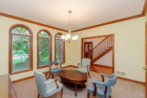 2400 Gatesland Ct, Miami Twp, OH 45459