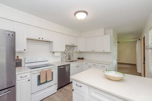701 Easter Dr, Carlisle, OH 45005