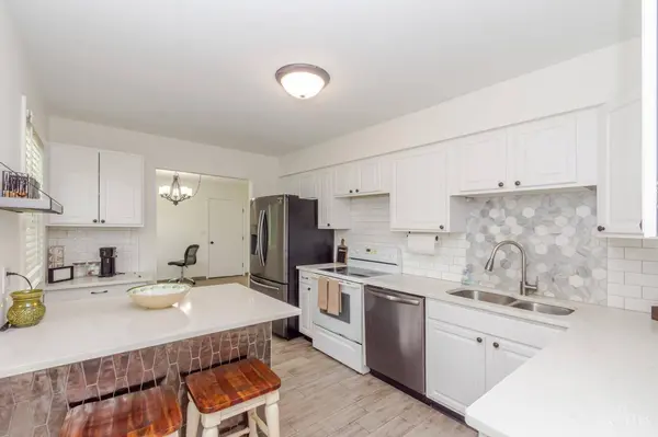 701 Easter Dr, Carlisle, OH 45005