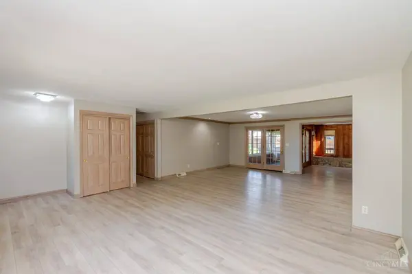 4150 Burning Tree Dr, Kettering, OH 45440