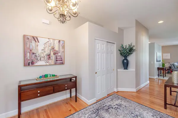 621 Carrick Dr, Washington Twp, OH 45458
