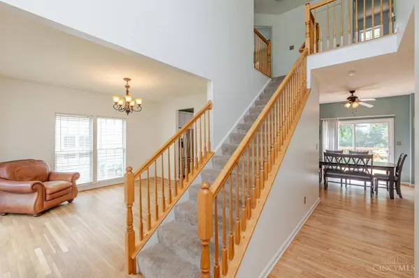 1730 Olde Haley Dr, Centerville, OH 45458