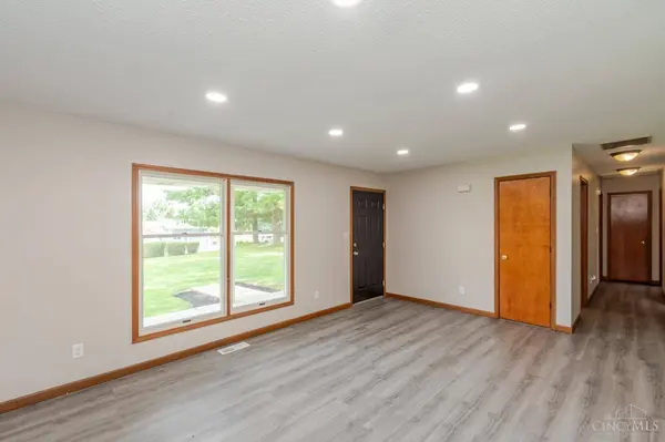 23 Lakengren Dr, Eaton, OH 45320