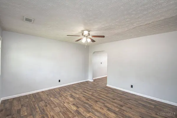 1482 Cobblestone St, Riverside, OH 45432