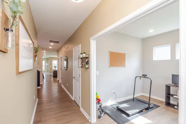 1621 Glade Valley Dr, Washington Twp, OH 45458
