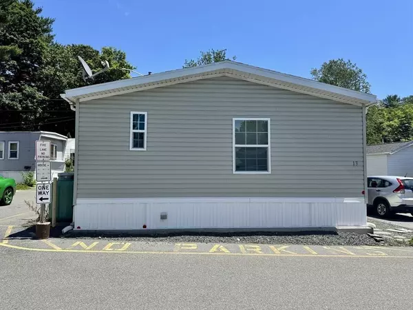 41 Pine St #13, Peabody, MA 01960