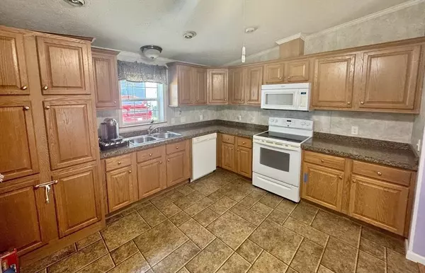 41 Pine St #13, Peabody, MA 01960