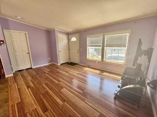 41 Pine St #13, Peabody, MA 01960