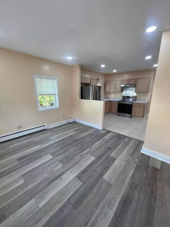 9 Crown St #2, Leominster, MA 01453