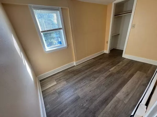 9 Crown St #2, Leominster, MA 01453