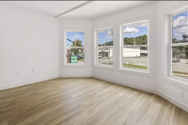 8 Enon St #201, Beverly, MA 01915