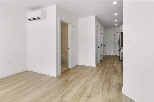 8 Enon St #201, Beverly, MA 01915