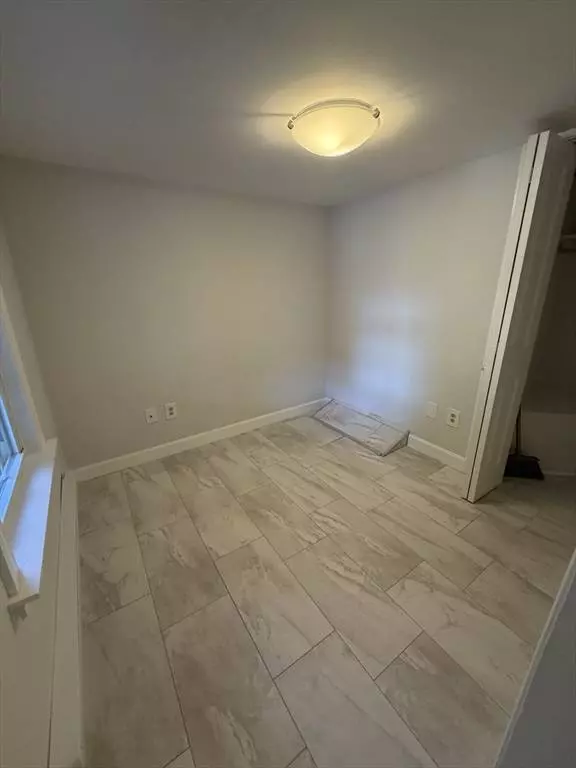 11 King St #2, Swampscott, MA 01907