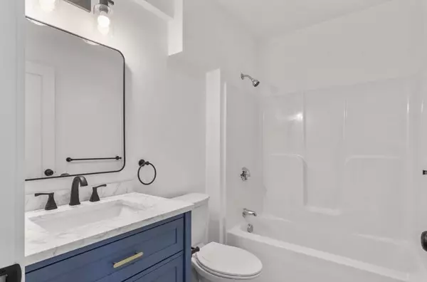 8 Enon St #203, Beverly, MA 01915