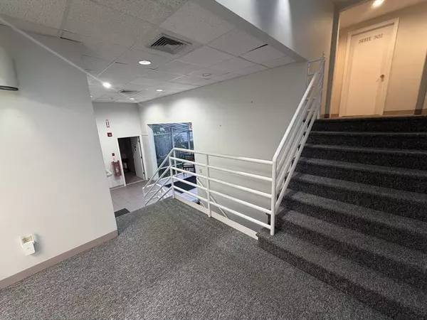 325 Main St, North Reading, MA 01864