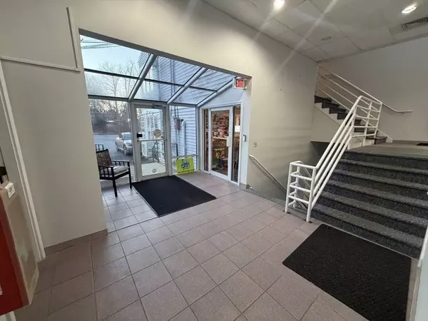 325 Main St, North Reading, MA 01864