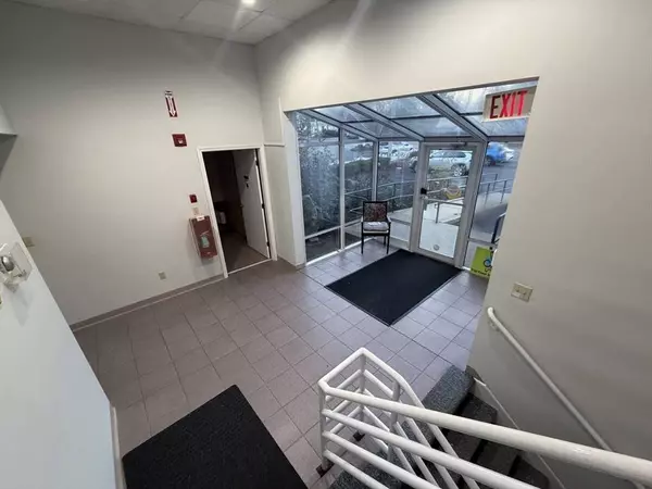 325 Main St, North Reading, MA 01864