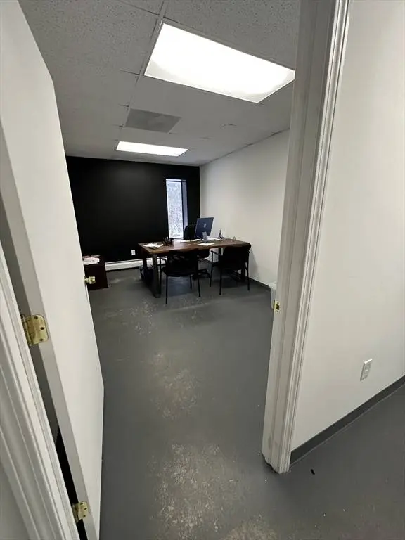 154 Center St, Groveland, MA 01834