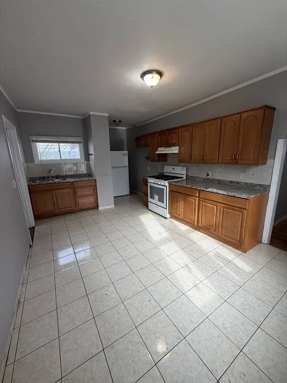 43 Adams St #1, Lynn, MA 01902